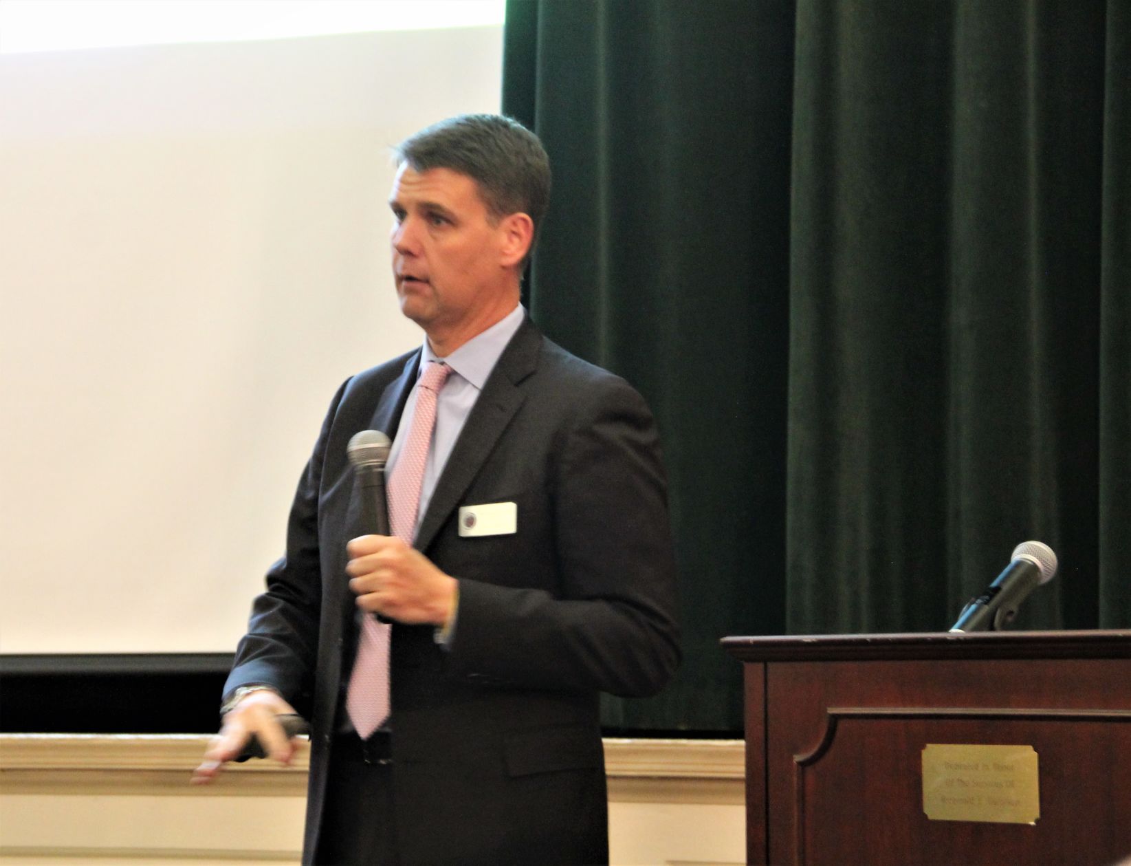 Middleburg mayor presents optimistic review in state of the town address